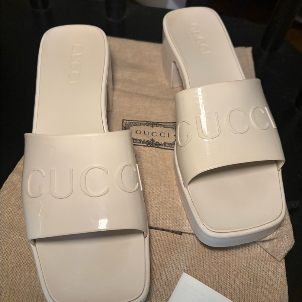 Gucci Women's block heeled rubber sandal